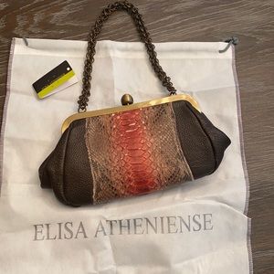 Beautiful Elisa Atheniense handbag